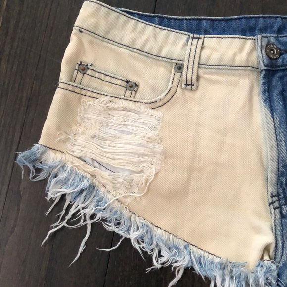 LF blue/white denim shorts - Picture 2 of 4